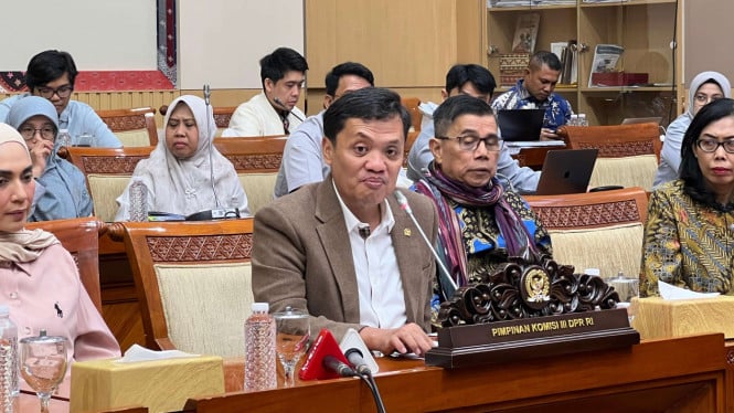 Komisi III DPR Gelar Dengar Pendapat dengan Polri dan KontraS Terkait Insiden Penyiraman Air Keras pada Andrie Yunus
