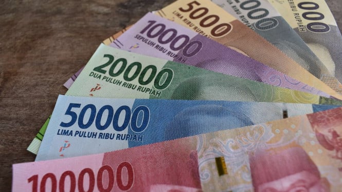 Rupiah Bergerak Positif Meski Ancaman Defisit Fiskal dan Ketegangan Geopolitik Timur Tengah Masih Menghantui
