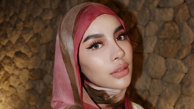 Selebgram Emy Aghnia Meminta Maaf Atas Pemanfaatan Video Kondisi Sakit Vidi Aldiano untuk Kepentingan Komersial