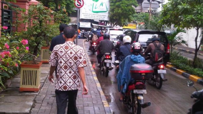 Paradoks Mudik 2024: Jakarta Sepi Sementara Bandung Terus Dilanda Kemacetan Ekstrem