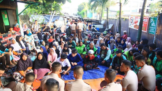 Taruna Akpol Gelar Aksi Sosial di Jalur Mudik, Kehadiran Putra Sambo Menarik Perhatian Pengendara