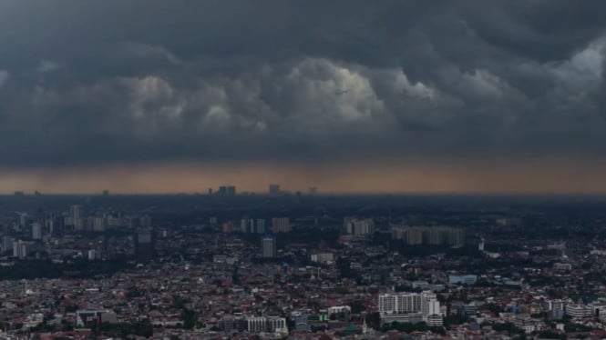 BMKG Ingatkan Masyarakat Jakarta: Awan Tebal dan Potensi Hujan Sore Bakal Mendominasi Perayaan Lebaran