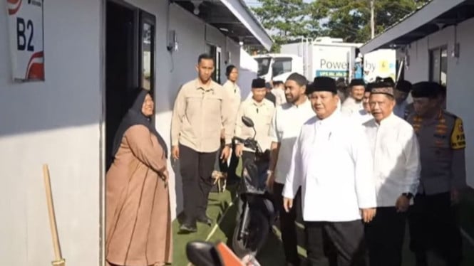 Presiden Prabowo Tinjau Huntara Korban Bencana Aceh Tamiang Seusai Menunaikan Salat Idul Fitri