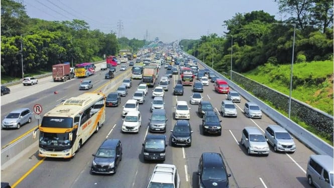 Lonjakan Kendaraan Memaksa Pembukaan Jalur Contraflow Darurat di Tol Japek KM 47