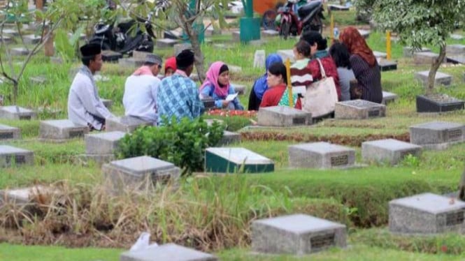 Ziarah Kubur di Momen Lebaran: Tuntunan Agama Islam dan Hikmah Spiritual yang Terlupakan