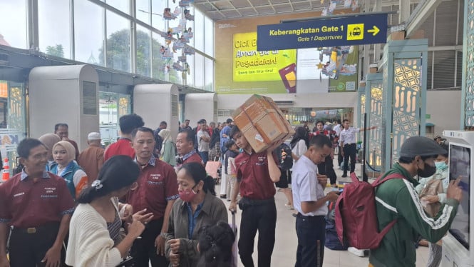 Gelombang Pemudik Mulai Berdatangan di Jakarta, Lebih dari 40 Ribu Penumpang Tercatat dalam Sehari
