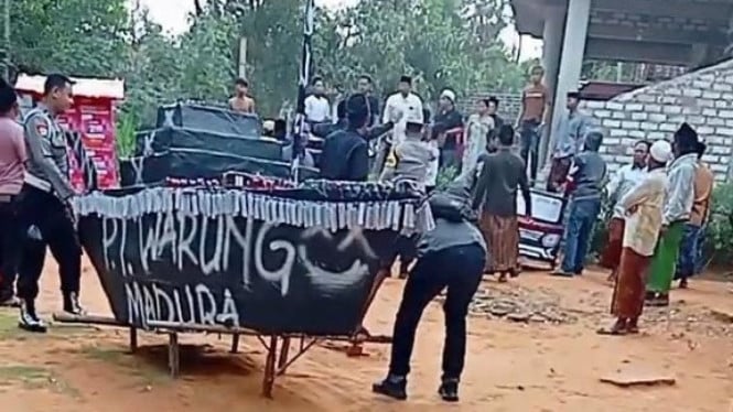 Aksi Grebek Petasan di Pamekasan Berubah Ricuh, Polisi Terdesak Penurunan Jumlah Warga