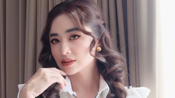 Berbagi Rezeki Saat Lebaran Jadi Bahan Sindir Netizen, Dewi Perssik Buka Suara tentang Dilema Amal di Era Digital