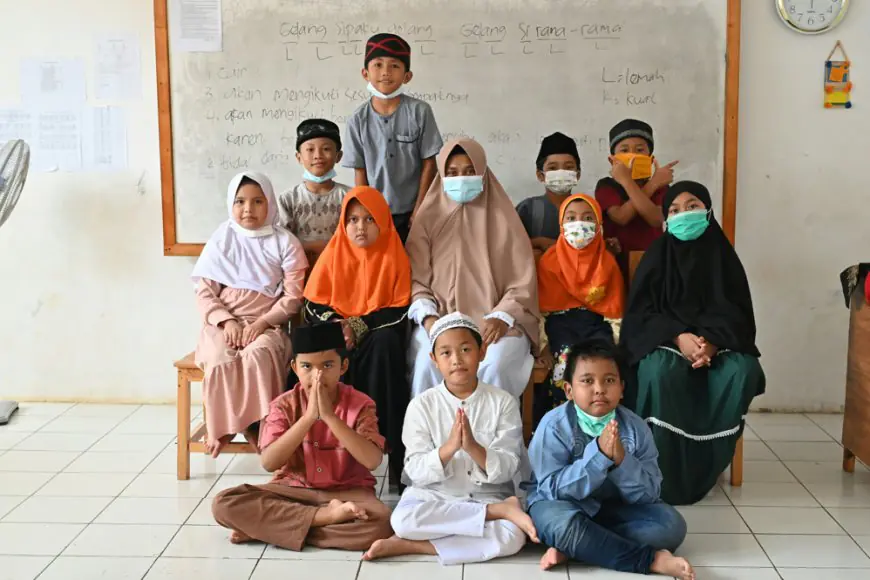 Kebijakan Kontroversial: Pemerintah Cabut Program Sekolah Online Namun Pungutan Biaya Tetap Berlaku