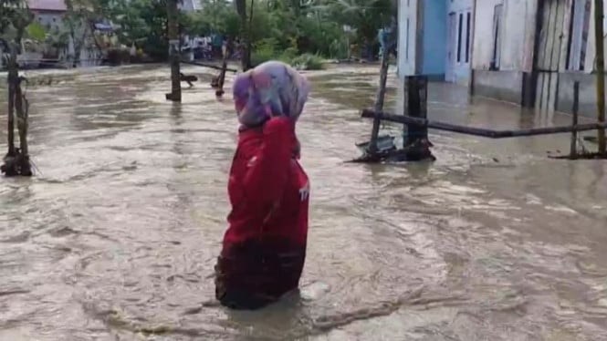 Banjir Melanda Desa Labean Donggala: 30 Keluarga Kehilangan Tempat Tinggal, BPBD Imbau Kewaspadaan Terhadap Potensi Bencana Susulan