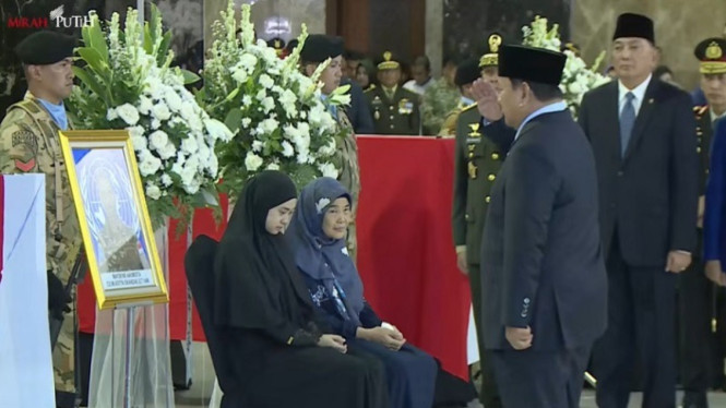 Presiden Prabowo Hormat Jenazah Tiga Prajurit TNI yang Gugur Menjalankan Misi Kemanusiaan di Lebanon