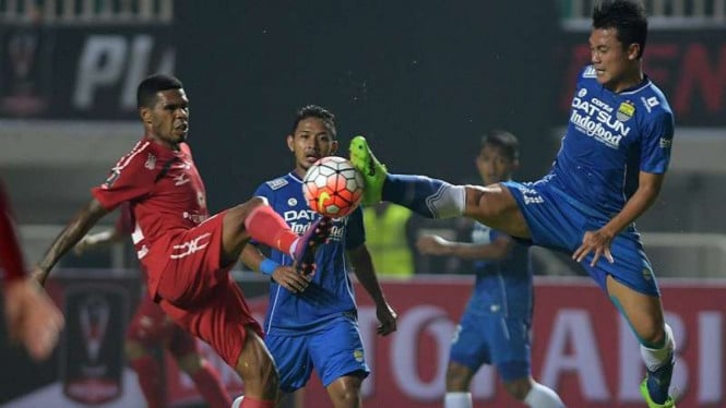 Persib Bandung Tampil Maksimal Lawan Semen Padang, Julio Cesar Siap Memimpin Lini Pertahanan
