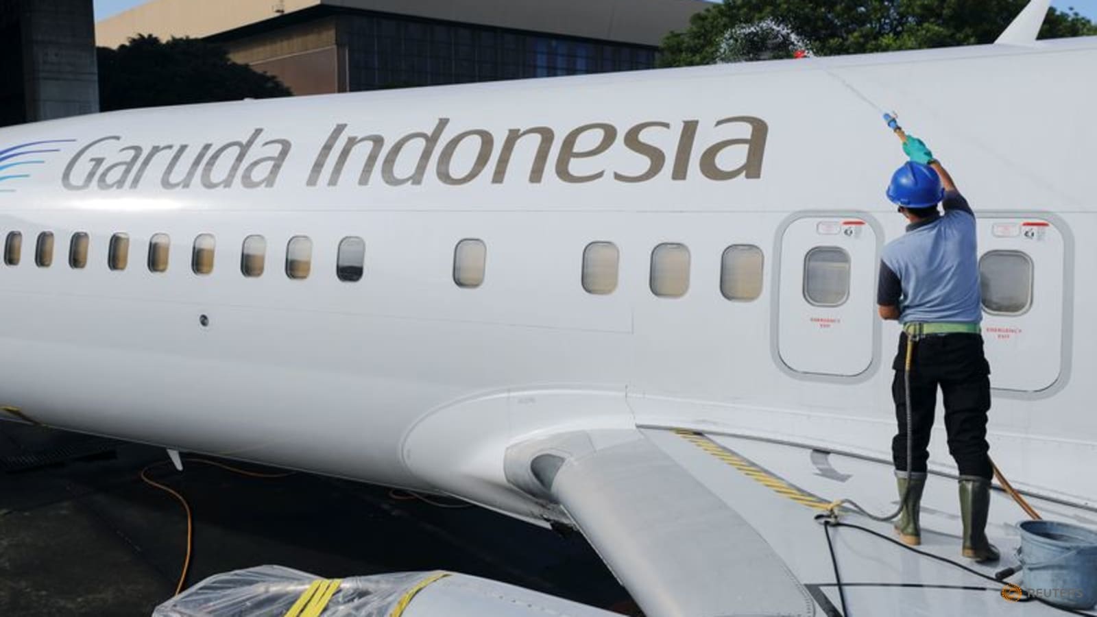 Garuda Indonesia Terperosok dalam Krisis Finansial: Kerugian Membengkak Lima Kali Lipat dan Kepercayaan Penerbang Menurun