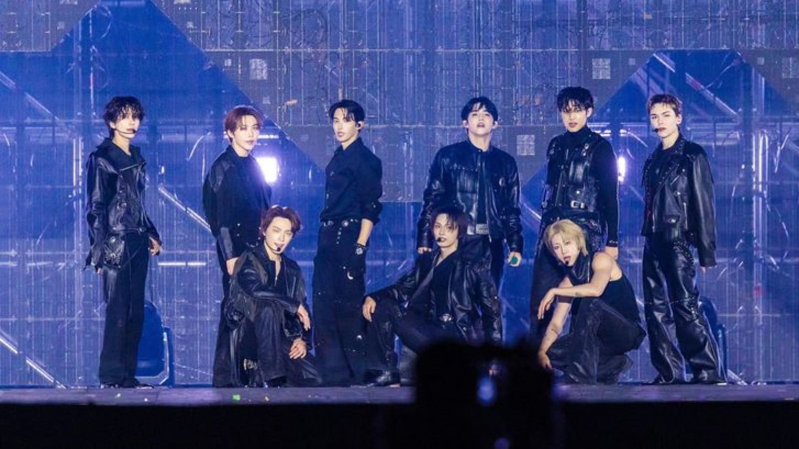 SEVENTEEN Tegaskan Komitmen Jangka Panjang dengan Perpanjangan Kontrak 13 Member, Fans CARAT Merayakan Momen Bersejarah