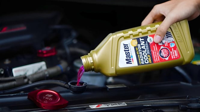 Bahaya Mencampuradukkan Jenis Coolant: Mengapa Radiator Mobil Anda Bisa Rusak Parah