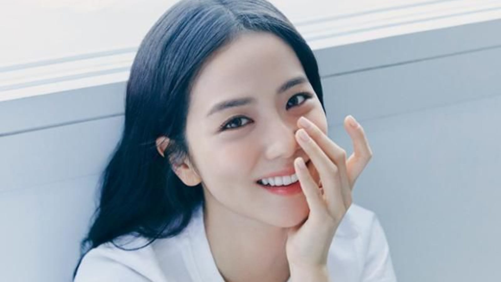 Jisoo BLACKPINK Tunjukkan Kepemimpinan Humanis dengan Berbagi Tas Dior ke Seluruh Staf, Gegap Gempita Industri Hiburan Korea