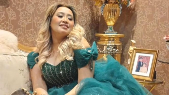 Kisah Miris Penyanyi Dangdut Terpaksa Mengamen: Lilitan Utang dan Biaya Medis Anak Memaksa Turun ke Jalan