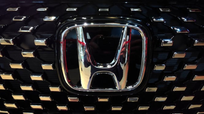 Industri Otomotif Indonesia di Persimpangan: Honda Tertekan, Kebijakan Pajak Bergeser, dan Munculnya Pesaing Van Listrik
