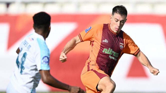 Borneo FC Perkuat Posisi Runner-up dengan Kemenangan Telak atas PSBS Biak, Mariano Peralta Cetak Hattrick