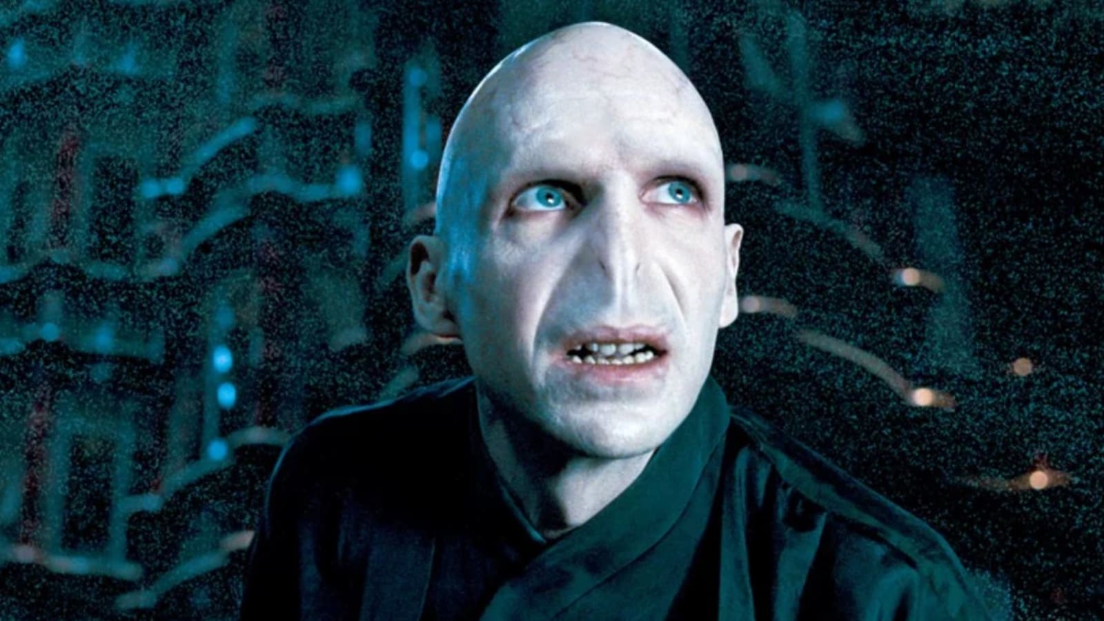 Ralph Fiennes Akhirnya Buka Rahasia: Apakah Dark Lord Akan Kembali di Serial Harry Potter Terbaru?