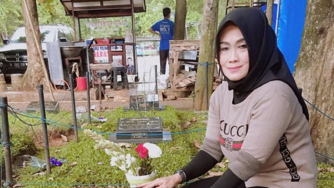 Ibunda Jupe Alami Krisis Finansial, Minta Bantuan ke Raffi Ahmad Demi Bertahan Hidup