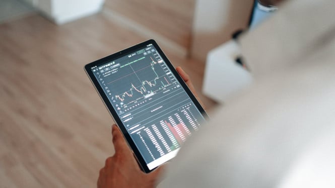 Ketika Ekonomi Berguncang: Strategi Investasi Cerdas untuk Melindungi dan Mengembangkan Aset di Tengah Ketidakpastian