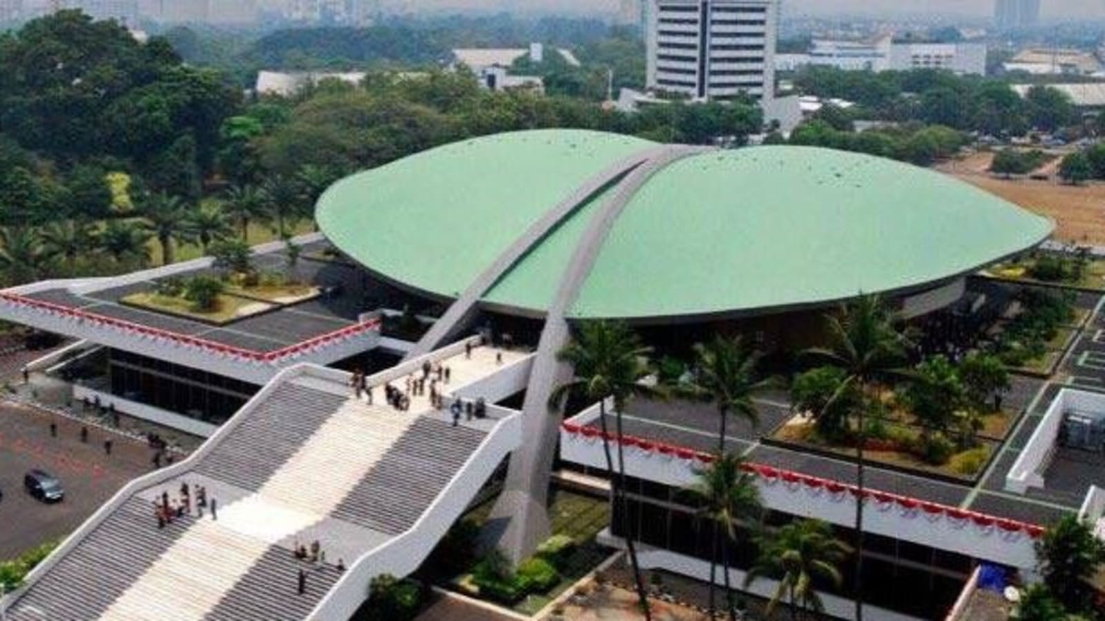 DPR Siap Periksa Rektor UI atas Kasus Pelecehan Seksual Melibatkan Puluhan Mahasiswa Fakultas Hukum