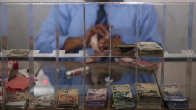 Membangun Fondasi Keuangan Yang Kuat: Strategi Komprehensif Mengumpulkan Dana Darurat dari Kondisi Minim