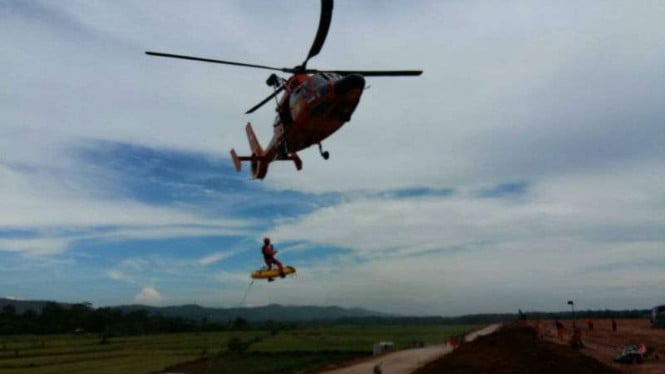 Helikopter Berpenumpang 8 Orang Hilang Kontak di Sekadau, Tim Pencarian Dikerahkan