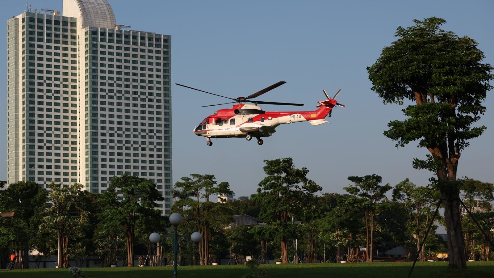 Operasi Pencarian Intensif Dimulai Setelah Helikopter Berpenumpang Delapan Orang Hilang Kontak di Sekadau