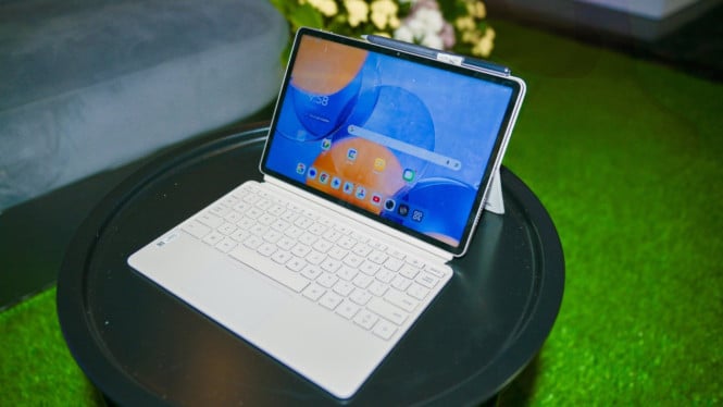 Teknologi AI dalam Tablet Lenovo Yoga Membuka Peluang Baru bagi Profesional Kreatif Indonesia