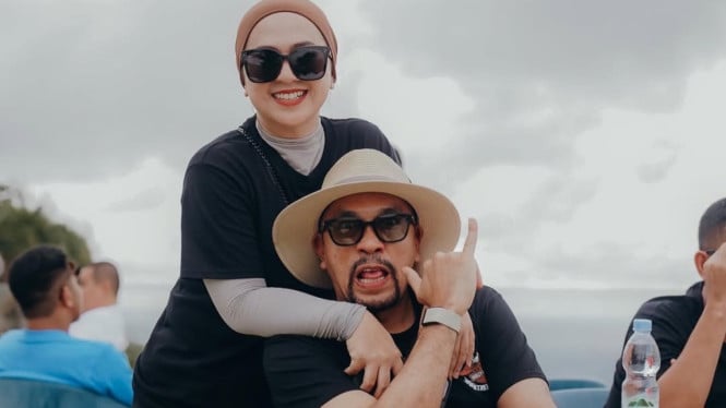 Kontroversi Rumah Tangga Ahmad Sahroni: Pelacakan Awal Mula Isu Perselingkuhan yang Bergulir di Media Sosial
