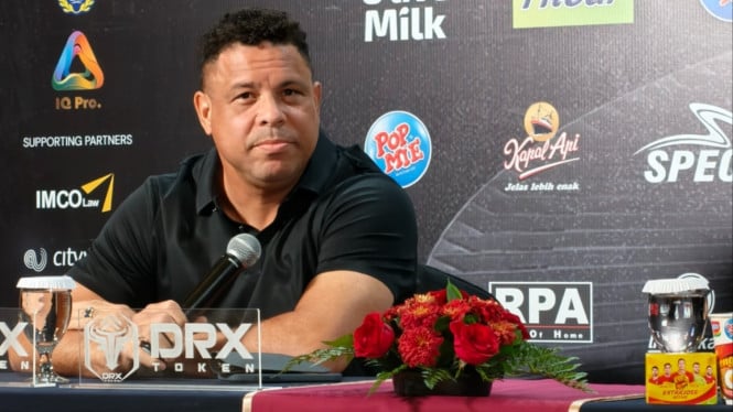 Ronaldo Nazario Terpukau Antusiasme Sepak Bola Indonesia, Sebut Passion Fans GBK Luar Biasa
