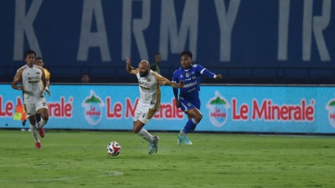 Persib Raih Poin Berharga dengan Comeback Spektakuler Lawan Dewa United