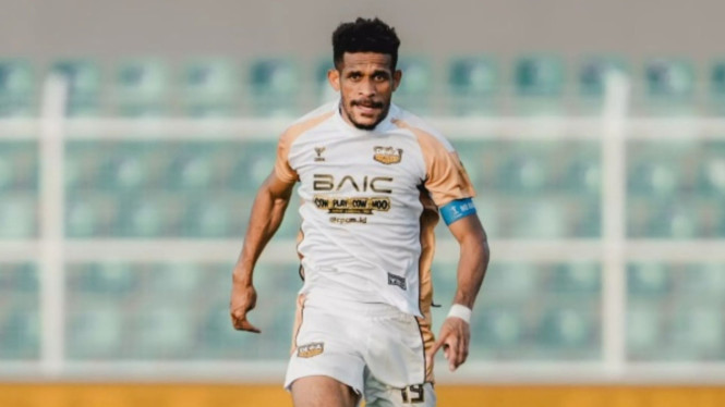 Pemain Dewa United Ricky Kambuaya Alami Pelecehan Rasial Setelah Pertandingan Kontra Persib Bandung