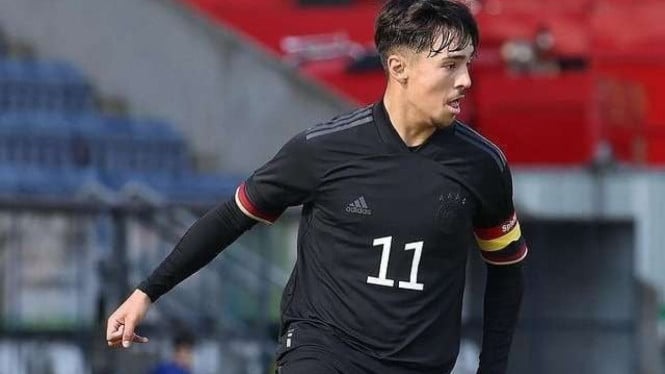 Laurin Ulrich, Bintang Muda Berdarah Surabaya, Buka Peluang Pertahanan untuk Timnas Merah Putih