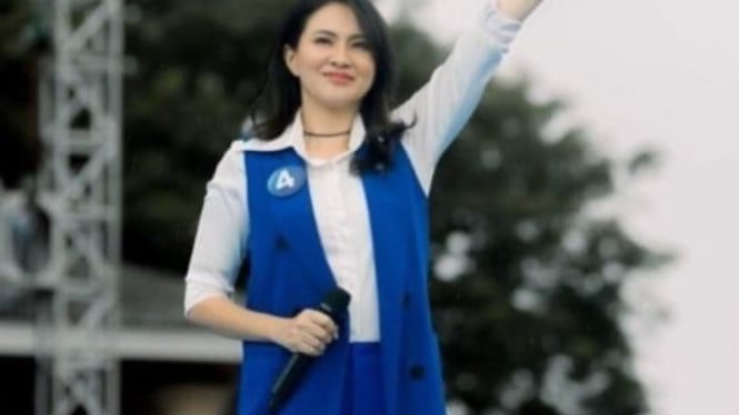 Sherly Tjoanda Raih Penghargaan Hari Kartini atas Dedikasi Memimpin Maluku Utara