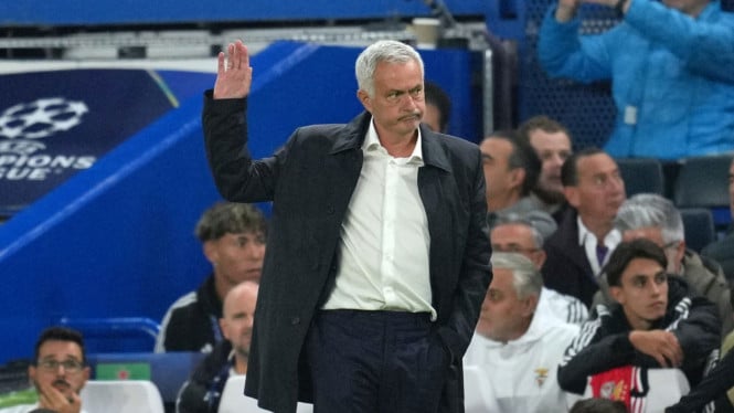 Krisis Kepemimpinan di Real Madrid: Apakah Mourinho Solusi yang Tepat?