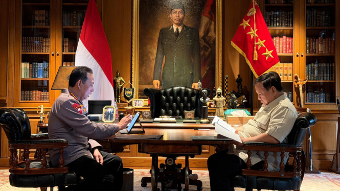 Prabowo Gelar Pertemuan Tertutup dengan Kapolri di Hambalang, Fokus pada Strategi Keamanan Nasional
