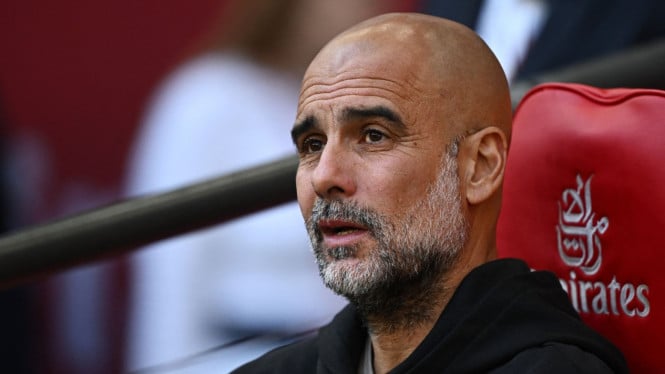 Pep Guardiola Realistis: Trofi Treble Manchester City Masih Jauh Panggang dari Api