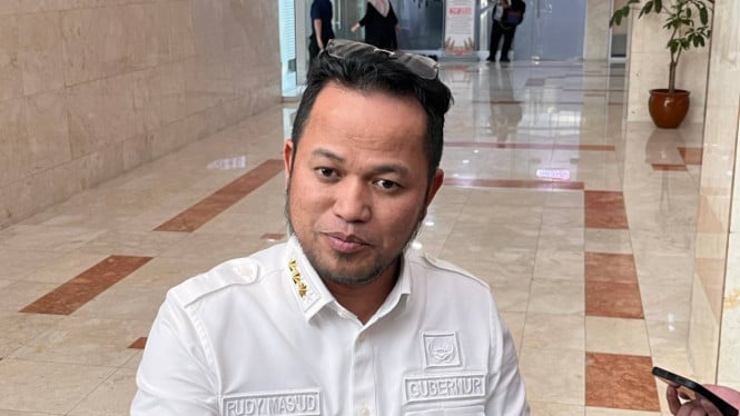 Gubernur Kaltim Rudy Mas'ud Raih Dukungan Penuh di Acara Pelantikan DPW PAN, Warganet Soroti Momentum Politik