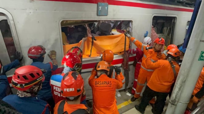Investigasi Mendalam: Kronologi dan Penyebab Utama Tabrakan KA Argo Bromo Anggrek dengan KRL di Stasiun Bekasi Timur