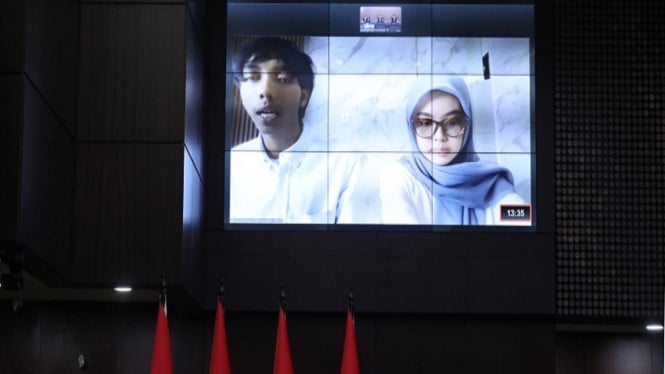 Wakil Ketua Mahkamah Konstitusi Memberikan Doa Istimewa untuk Dua Pemohon Uji Materi