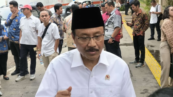 Alokasi Rp 27 Miliar untuk Sepatu Sekolah Rakyat Dipertanyakan, Transparansi Anggaran Menjadi Sorotan Publik