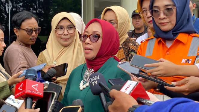 Menteri PPPA Klarifikasi Kebijakan Gerbong Khusus Wanita KRL: Prioritas Keamanan Semua Penumpang Tetap Utama