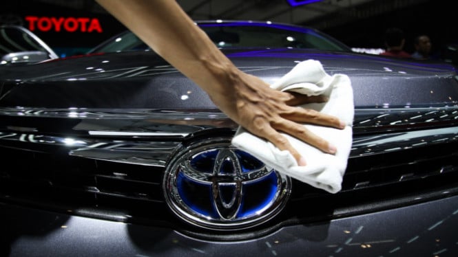 Toyota Hapus Identitas Hybrid Biru, Strategi Peralihan ke Era Kendaraan Listrik Penuh