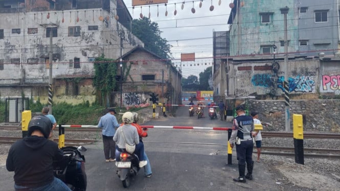 PT KAI Implementasikan Sistem Palang Pintu Darurat di Perlintasan Bekasi Timur untuk Tingkatkan Keselamatan Pengguna Jalan