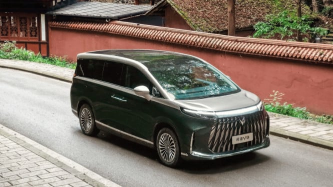 Arcfox Wendao V9: Mobil Listrik Keluarga Berteknologi Canggih Hadir dengan Harga Kompetitif di Segmen Premium