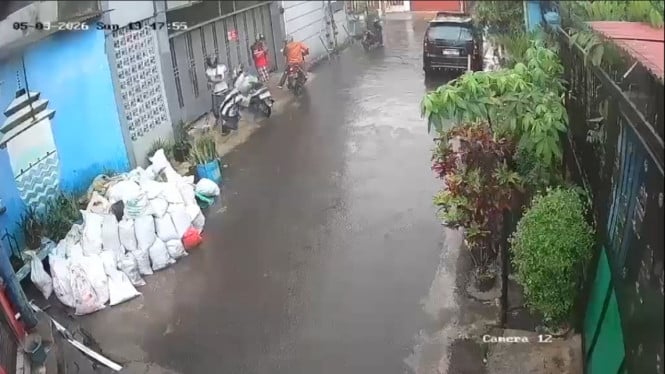 Empat Perampok Bersenjata Tajam Serang Kurir JNE di Bandung, Permintaan Awal Hanya Plastik Berakhir dengan Tindakan Kriminal