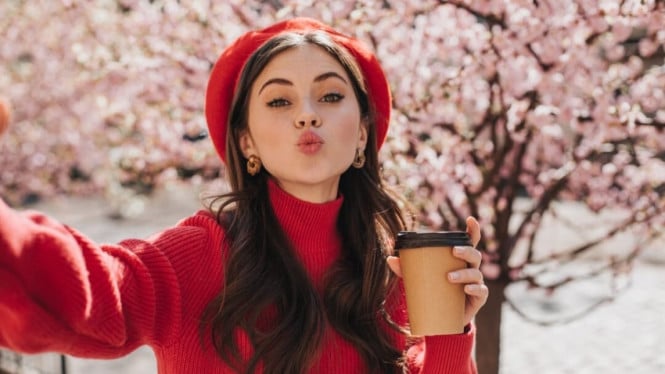 Revolusi Kosmetik Global: Bagaimana Polandia Menggeser Dominasi K-Beauty dengan Pendekatan Berbasis Farmasi